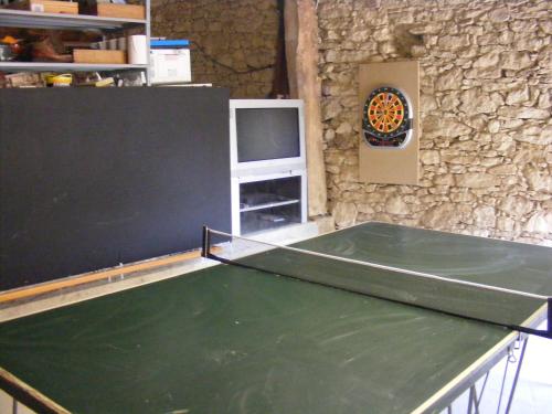 Kemudahan pingpong di Gites Mirathon atau berdekatan