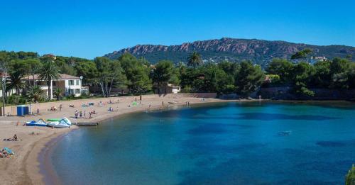 Studio cosy à 2 min des plages Parking sécurisé Climatisation