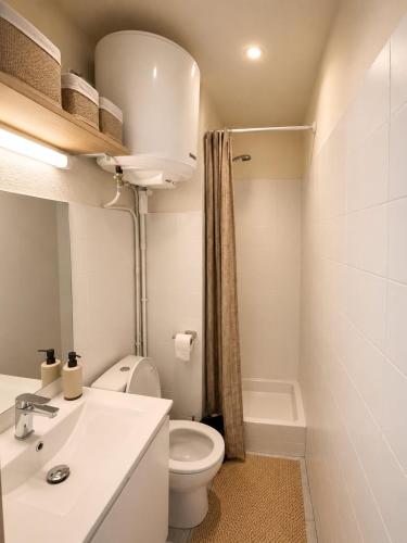 Studio cosy à 2 min des plages Parking sécurisé Climatisation