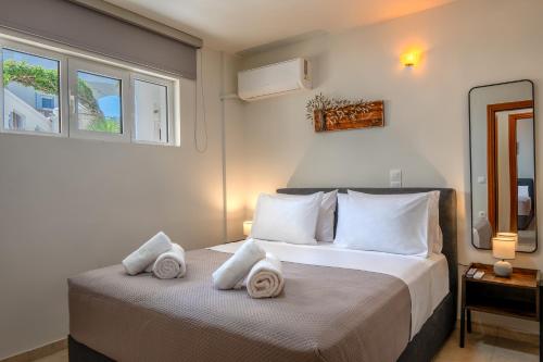 Casa Di Tzaki Stone House with Fireplace, Garden & BBQ