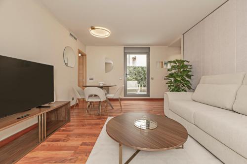 Luxury apartments in Barrio Palacio photo 89