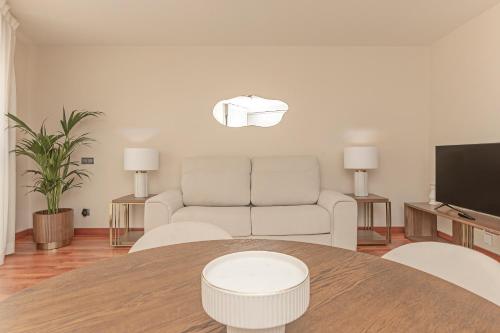 Luxury apartments in Barrio Palacio photo 97