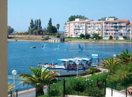 Studio vue mer, piscine , Clim , tout à pied