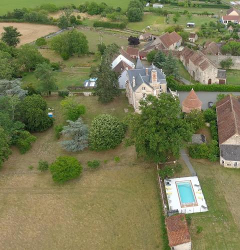 an aerial view of a house with a yard at VILLA SAINT PIERRE in La Trimouille