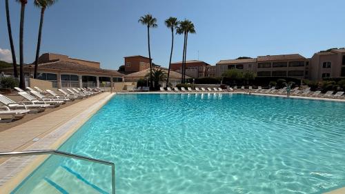 F1 climatisé avec piscine