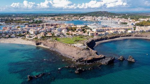 À 200 m de la plage Studio rénové avec loggia