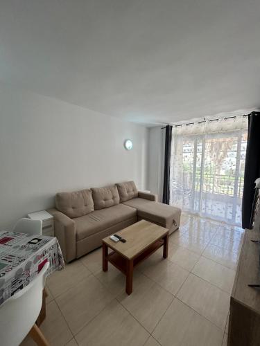 Cozy Apartment with Pool at 5 Min to Beach