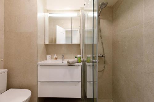 Superb 50m2 Flat - 4 min to Palais, 1 min to Beach