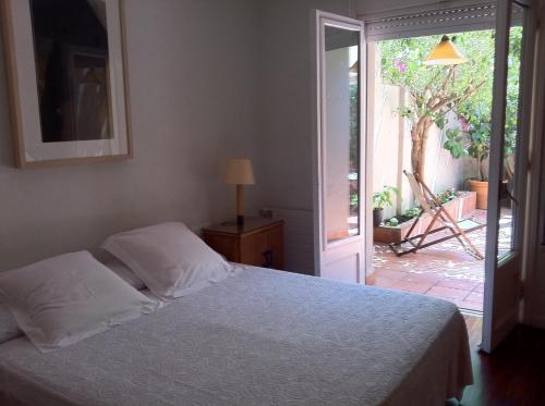 Suitur Courtyard Apartment