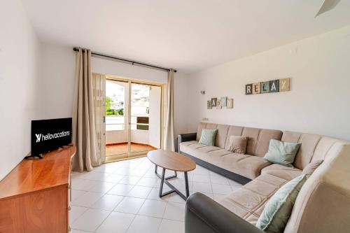 OuraPool Apartment - T by HelloVacations