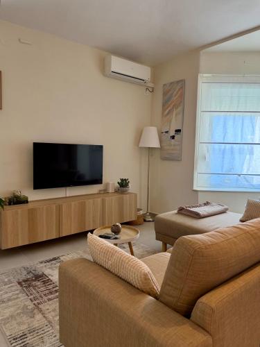 House of Albina- 10 m od mora