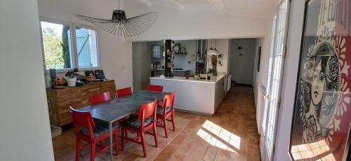 Family villa with pool in Aix-en-Provence