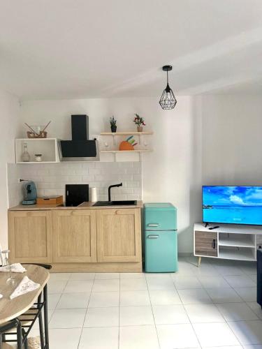Cozy and bright Azur studio in Carcassonne