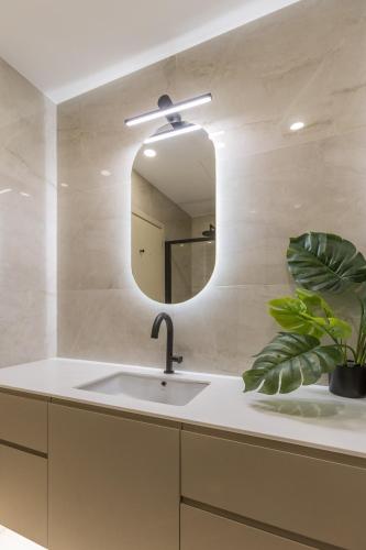 Raise Glyfada Premium Stay