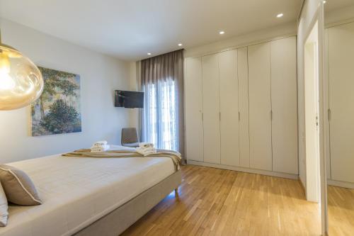 Raise Glyfada Premium Stay
