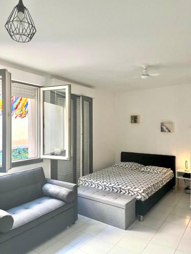 Cozy and bright Azur studio in Carcassonne