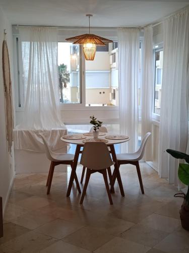 Marina Blue & Rooftop Pool Studio - Vistas al Mar y Playa