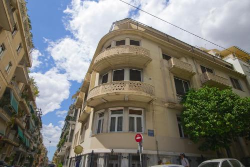 Timeless Athenian Apartment