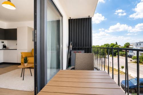 Patty 2 Modern and brand new apartment close to the center with private parking