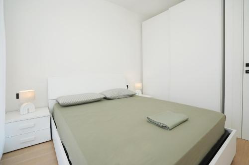 Patty 2 Modern and brand new apartment close to the center with private parking