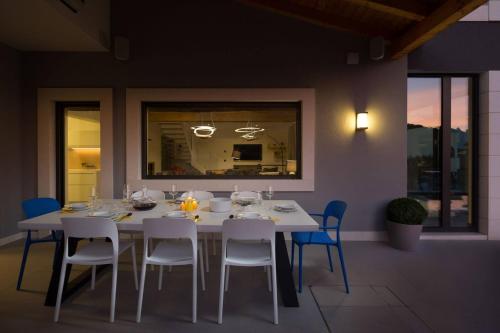 Luxury Seafront Villa Blue Heaven Ciovo with Pool