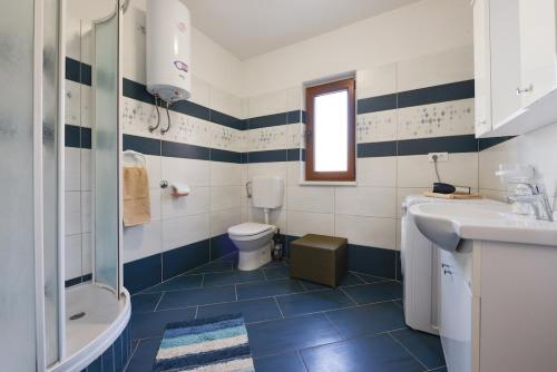 Sunny,spacious apartmant Pag