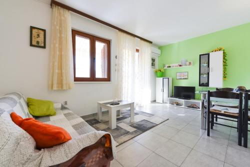 Sunny,spacious apartmant Pag