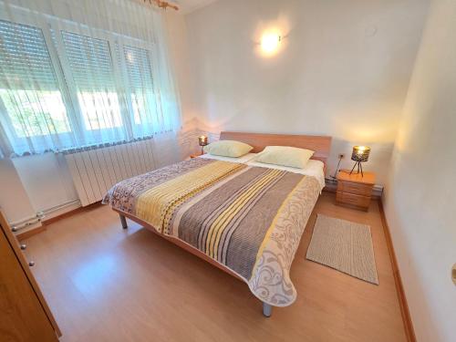 SANDRA KAT Apartment near sea and beach