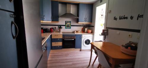 Tarifa central Duplex with private parking and patio