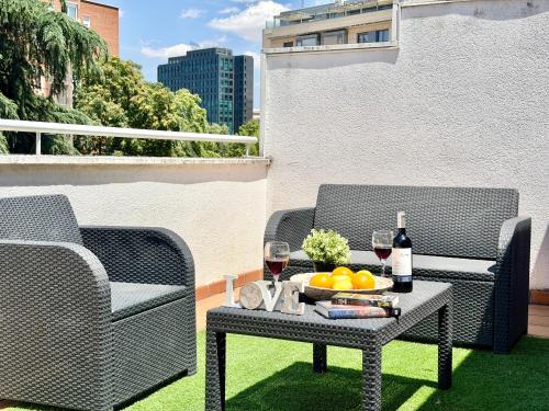 R -Premium 7 Bdr Villa Terrace & Parking by TuriVida D