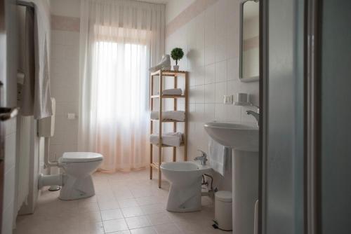 Kylpyhuone majoituspaikassa La Locanda
