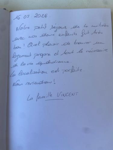 Joli studio climatisé au Port de Hyères - Proche Plages et Commerces - Linge de maison fourni