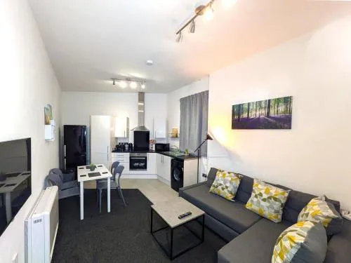 Stylish 2 Bedroom-Free Parking photo 1