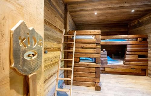 Chalet Le Petit Bes by Leavetown Vacations