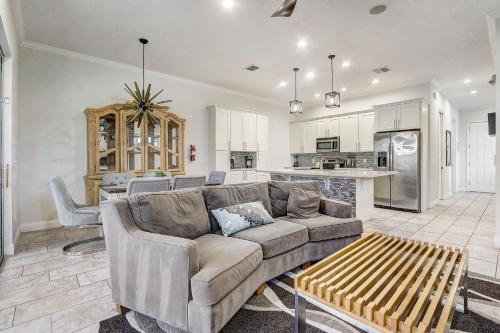 Private Pool 3BR Retreat Near Orlando Attractions photo 6