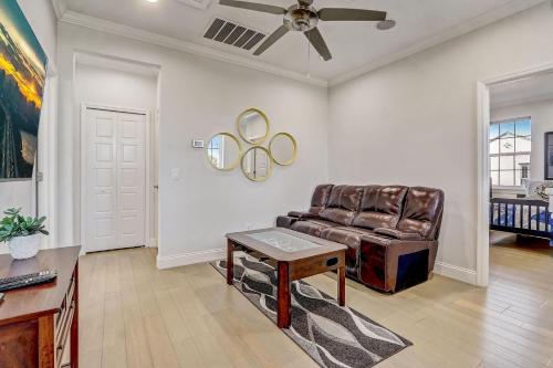 Private Pool 3BR Retreat Near Orlando Attractions photo 19