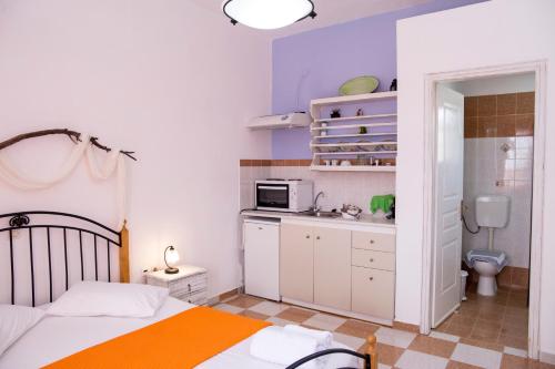 Gallery image of Margaritari Studios Milos in Adamas