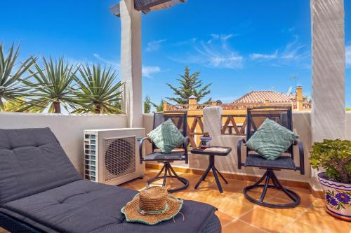 Sunset Golf Elegance - Happy Rentals