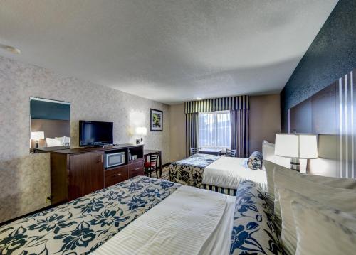 Flagship Inn of Ashlandにあるベッド