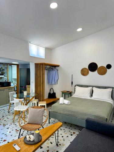 Michalis UrbanHome with parking