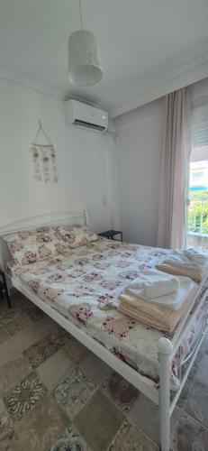 a bedroom with a bed in a room at Sea home Asprovalta in Asprovalta