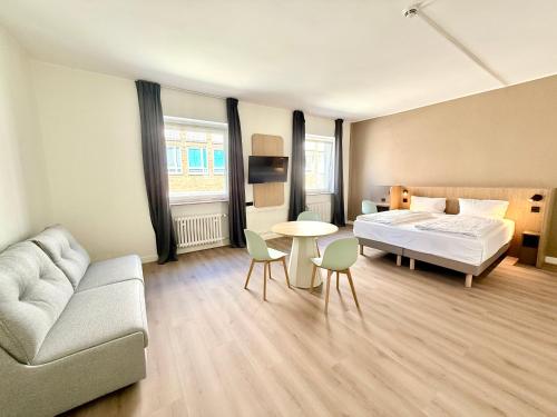 En eller flere senge i et værelse på Hotel am Kieler Schloss by Première Classe