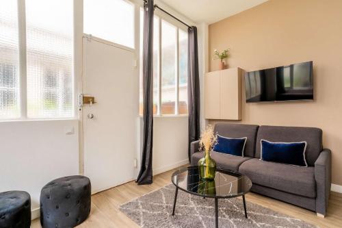 Bastille Voltaire with garden 3BD for 8 guests