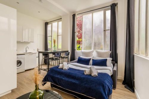 Bastille Voltaire with garden 3BD for 8 guests