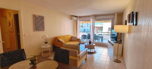 Large apartment with a 35 m terrace