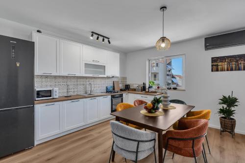 Family apartments Leona Makarska