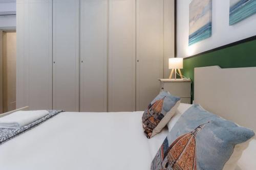 Ground-Floor Retreat Steps from SMN Station