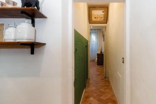 Ground-Floor Retreat Steps from SMN Station