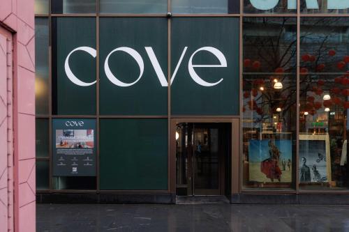 Cove Paradise Street photo 39