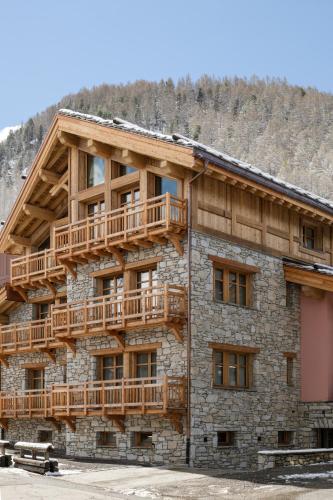 Chalet Rose